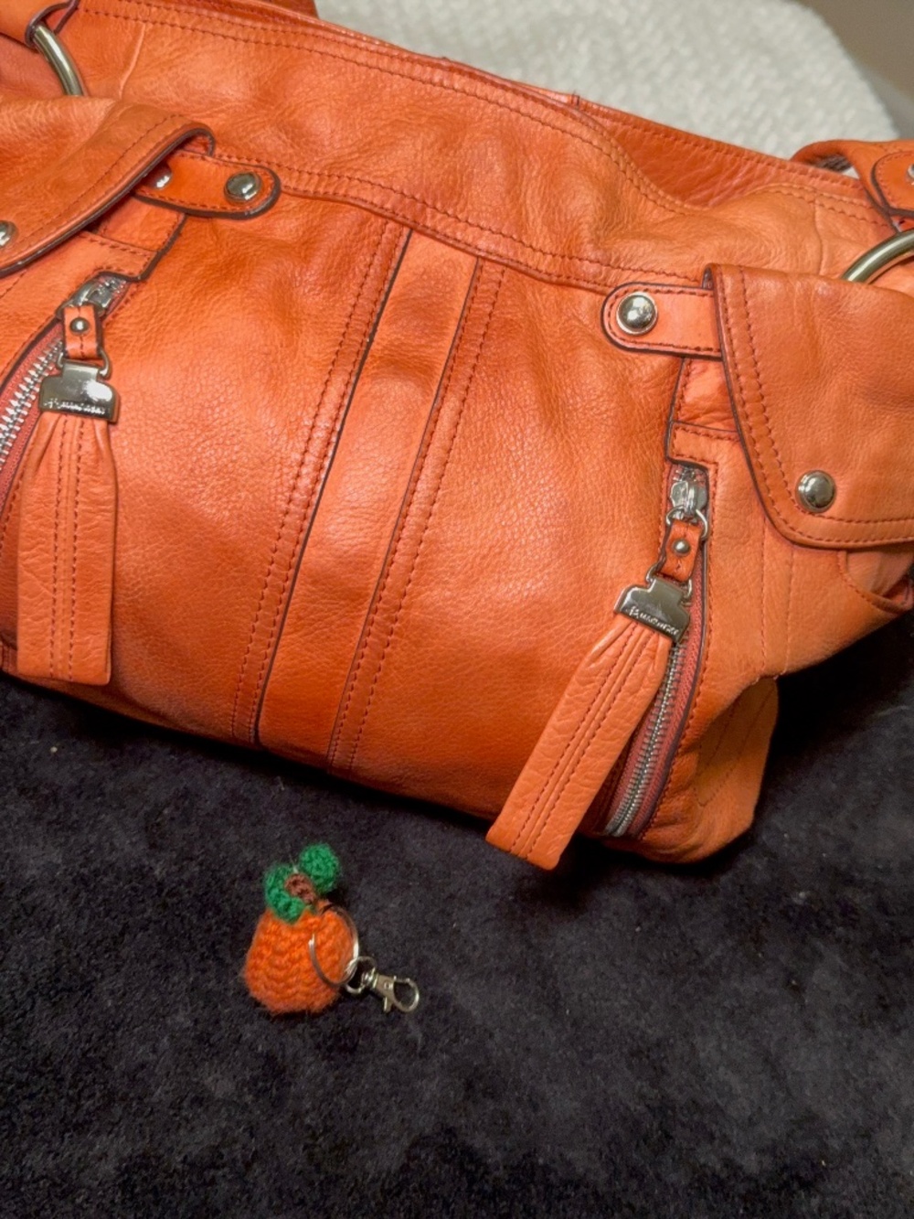 Beautiful orange leather B. Makowsky hobo